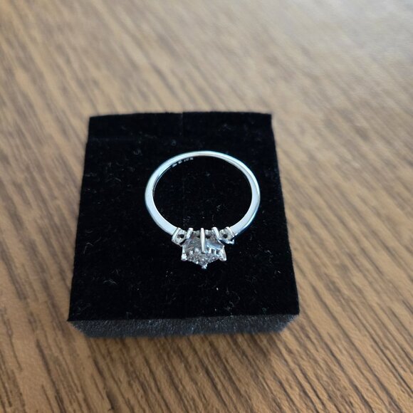 Zales 10k diamond white gold ring - Picture 4 of 17